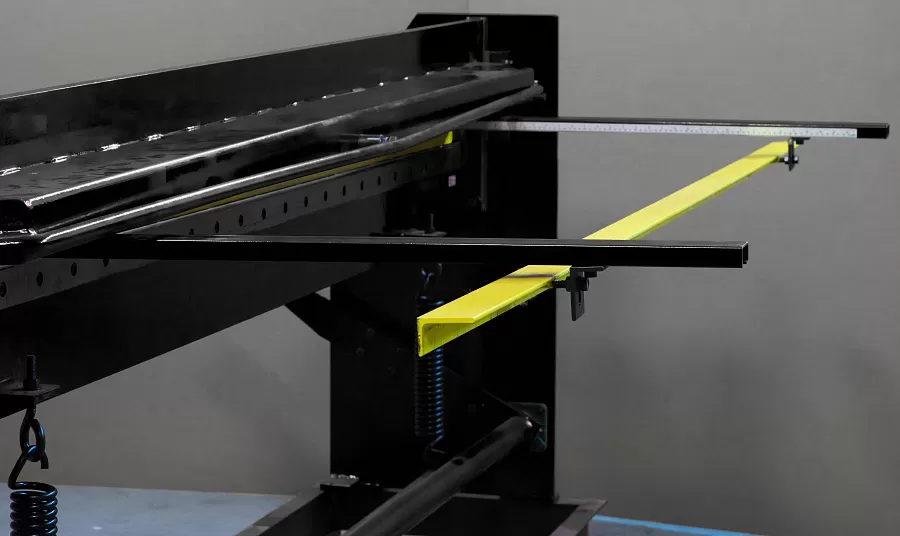 Гильотина ножная STALEX Q01-1.2x2500B